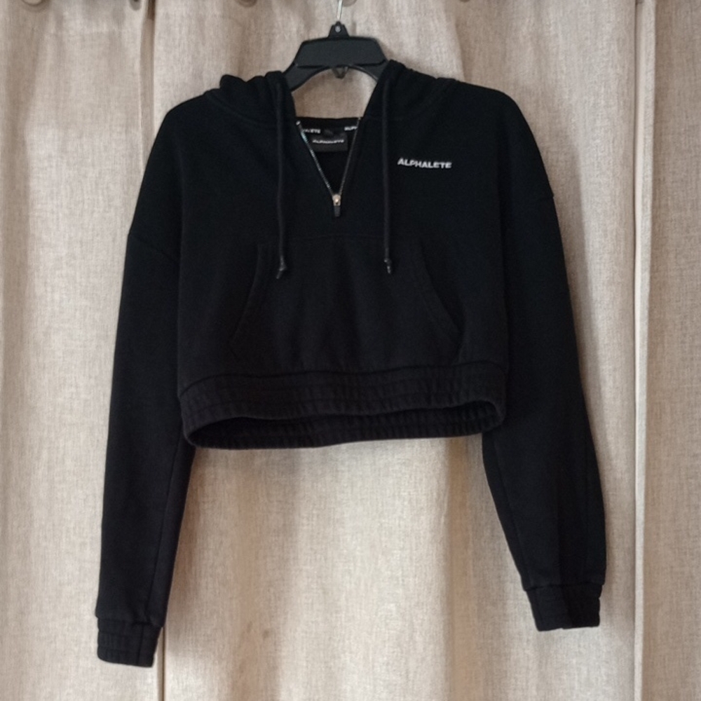Alphalete Women's Black Cropped Hoodie